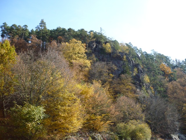 skalisko nad zátokou